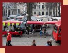 Name: 45 - Een stukje vogeltjesmarkt die al in de vroege uurtjes heeft plaatsgevonden 